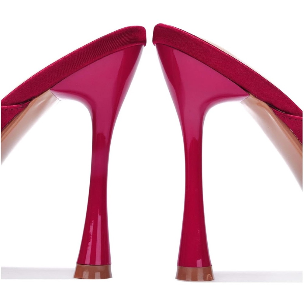 Elegant Red Satin High-Heel Mule with Gold Chain Accent - Picture 4 of 5